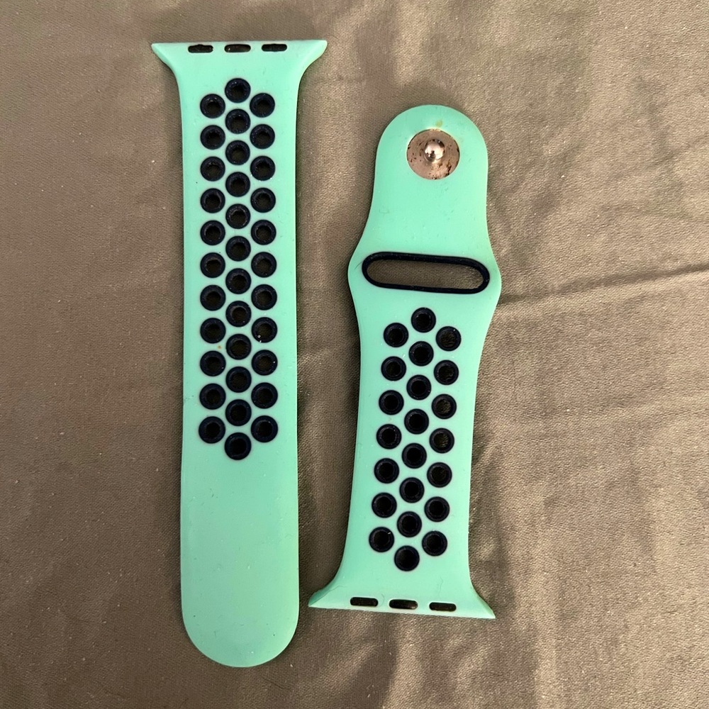 Set of 3 Apple Watch bands. Like new! (Some never worn)